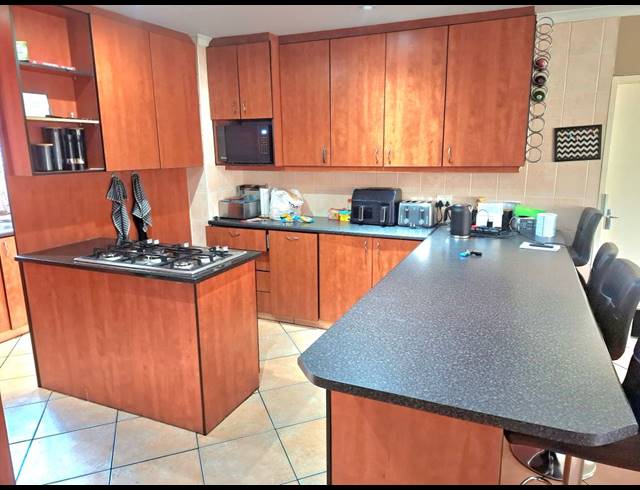 3 BEDROOM SECTIONAL TITLE FOR SALE IN EIKE PARK